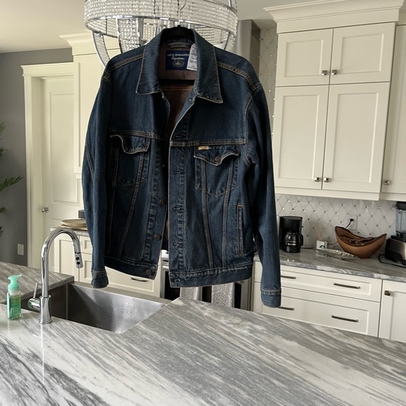 Mens Levi Strauss signature denim jacket size medium great for the fall season - Picture 11 of 17